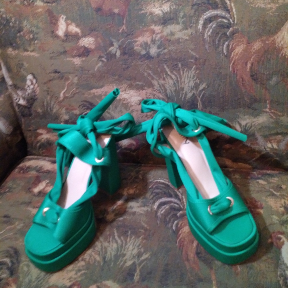Elegant Green Platform Heels
